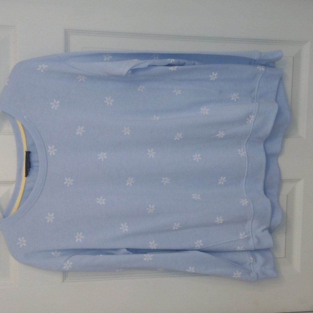 Jane and Delancey Lightweight  Crewneck Sweatshirt Size Large  Light Blue